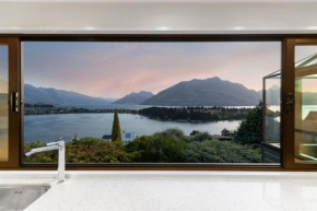 QT Paradise: Panoramic Views & Elegant Comfort